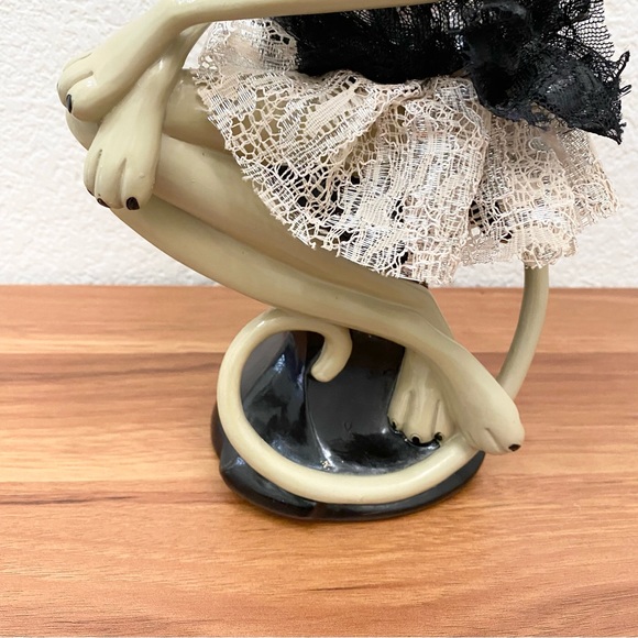 Vintage Sexy Kitty Art Whimsical Cat Sitting 14” Anthropomorphic Cat Figurine - Picture 5 of 16